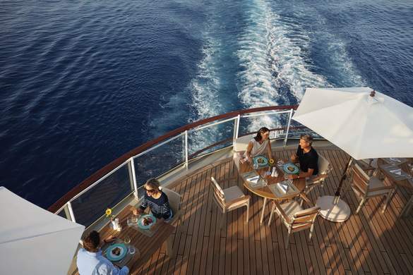 Hapag Lloyd MS Europa Yacht Club 0.jpg